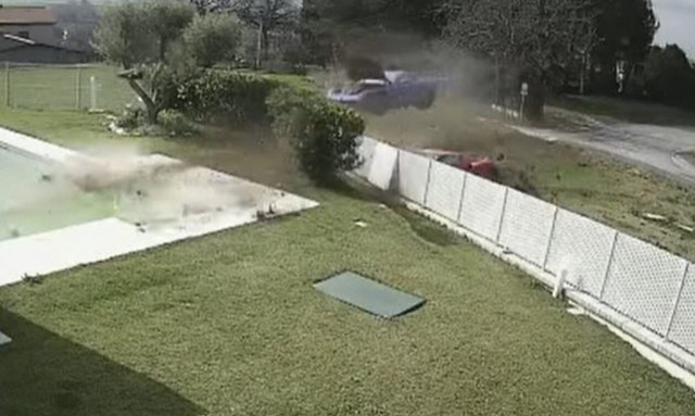 Απίστευτο: Δύο Ferrari πέφτουν μαζί πάνω σε τοίχο!