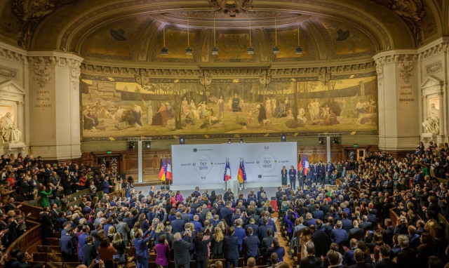 Γαλλική Εθνοσυνέλευση: Διακοπή συνεδρίασης μετά από άσεμνη χειρονομία του υπουργού Δικαιοσύνης