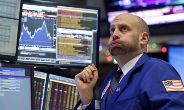 Βαριές απώλειες στη Wall Street από τις επιθετικές δηλώσεις Πάουελ