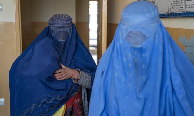 Βία κατά των γυναικών: Η ΕΕ επιβάλλει κυρώσεις σε πρόσωπα και οντότητες 6 χωρών