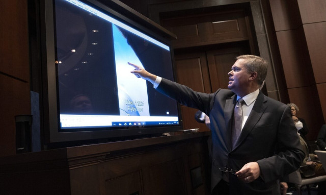 Το Politico μιλάει για UFO και στελέχη του Πενταγώνου για «μητρικά σκάφη» εξωγήινων στη Γη