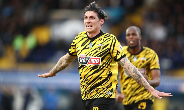 Super League, Ατρόμητος – ΑΕΚ 0-1: Ο Τσούμπερ την έστειλε μόνη πρώτη!