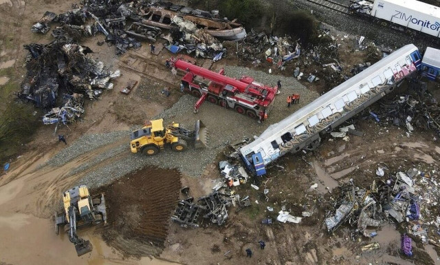 Δυστύχημα Τέμπη: Τι έγινε το μοιραίο βράδυ με τις βάρδιες; Τι υποστηρίζουν οι δύο σταθμάρχες