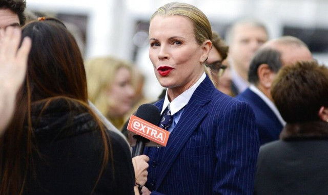 Κιμ Μπάσιντζερ: Οι πλαστικές επεμβάσεις για αιώνια νεότητα παραμόρφωσαν το πρόσωπό της