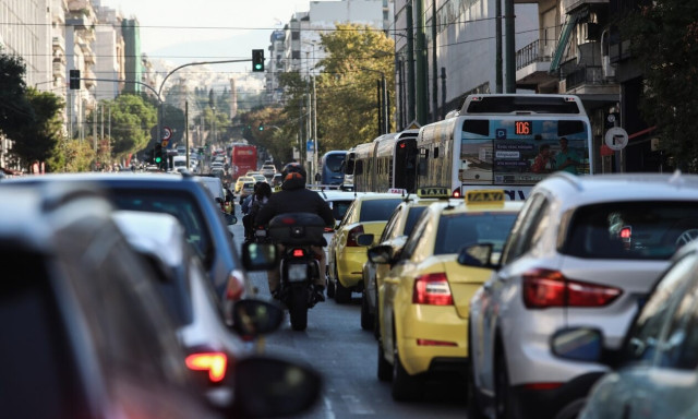 Κίνηση: Η απεργία έφερε κυκλοφοριακό χάος - Ποιοι δρόμοι είναι απροσπέλαστοι