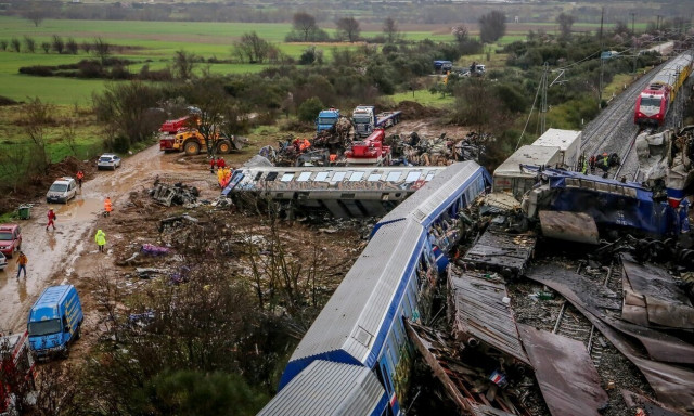 Τέμπη: «Θέλουμε κι άλλους ζωντανούς, αντέχουμε ακόμα. Μη μας φέρνετε άλλους σάκους»