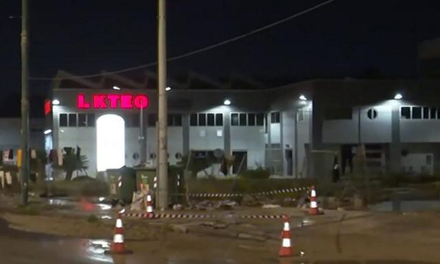 Έσπασε αγωγός της ΕΥΔΑΠ στην Πέτρου Ράλλη – Προβλήματα στην κυκλοφορία