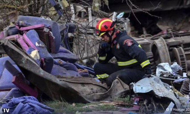 H αλήθεια πίσω από τη viral φωτό από το δυστύχημα στα Τέμπη