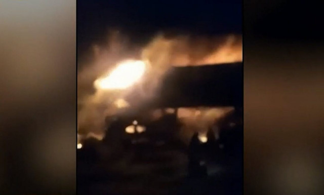 Τέμπη: Βίντεο ντοκουμέντο από το φλεγόμενο βαγόνι τα πρώτα δευτερόλεπτα μετά τη σύγκρουση