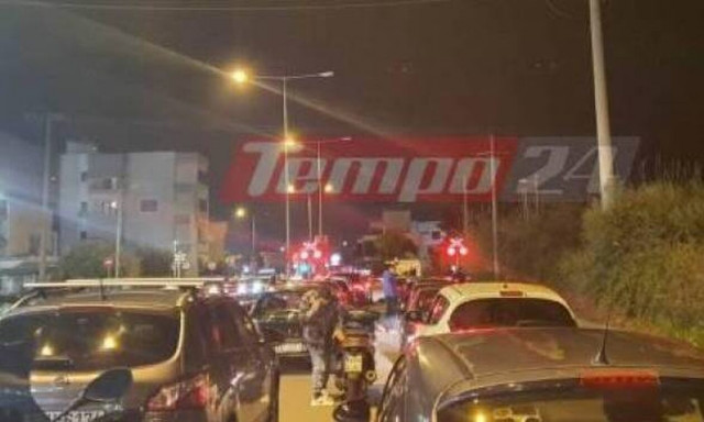 Πάτρα: Κατέβηκαν οι μπάρες σε διάβαση τρένων και δημιούργησαν κυκλοφοριακό κομφούζιο