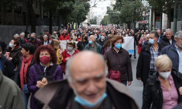 Ξεμπλοκάρουν χιλιάδες αιτήσεις συντάξεων
