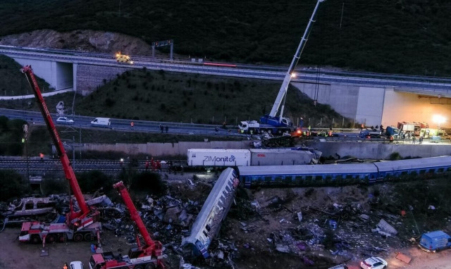 Τέμπη: «Πόσο να καθίσω; Αυτόν θα φυλάω;», είπε ο σταθμάρχης που άφησε μόνο του τον 59χρονο