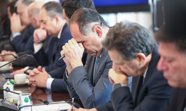 Σκυθρωπά πρόσωπα στο Υπουργικό Συμβούλιο για τα Τέμπη