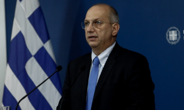 Οικονόμου για την επίθεση σε Βαρουφάκη: «Στην δημοκρατία μας δεν χωρούν τραμπουκισμοί»