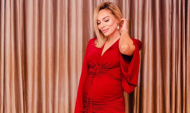 Παντρεύονται η Ιωάννα Μαλέσκου και ο Κωνσταντίνος Δανιάς - Η αναγγελία γάμου στον Ριζοσπάστη