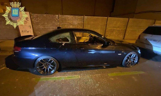 Πατέρας τσακώθηκε με τον γιο του για να μην οδηγήσει μεθυσμένος και του... έσπασε το αμάξι