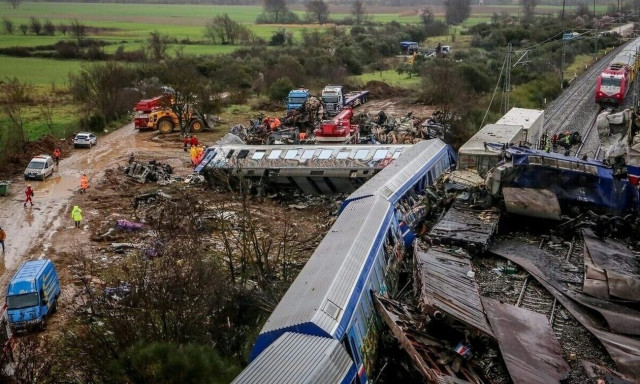 Τέμπη: Ο μηχανοδηγός ρώτησε τρεις φορές τον σταθμάρχη αν πηγαίνει στον σωστό δρόμο
