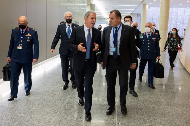 Επιμένει ο Ακάρ: Παράνομος ο αποκλεισμός από το πρόγραμμα των F-35 - Το τηλεφώνημα με Παναγιωτόπουλο