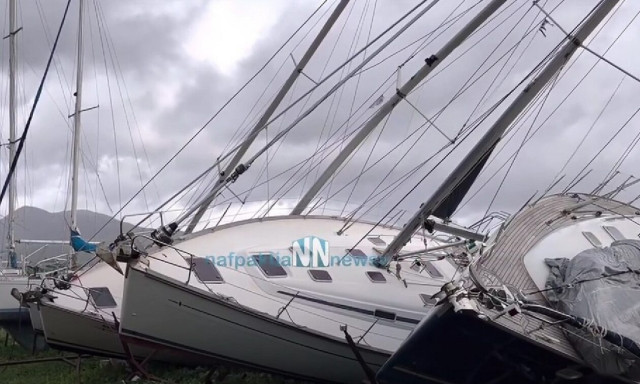 Βιβλική καταστροφή: Ανεμοστρόβιλος «χτύπησε» την Ναύπακτο