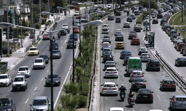 Τροχαίο στην Ποσειδώνος: Αυξημένη κίνηση στην παραλιακή