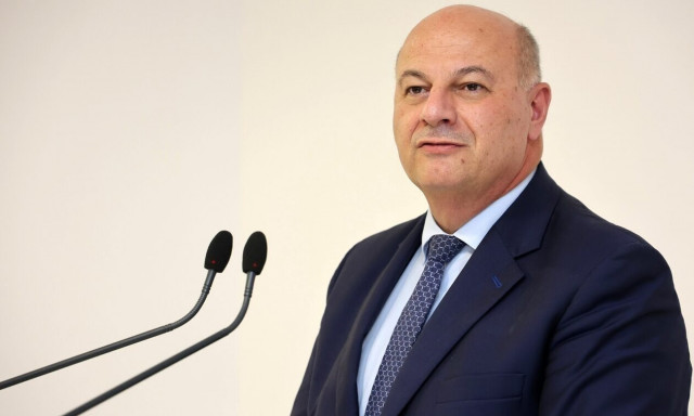 Κώστας Τσιάρας: «Ο Καραμανλής έκανε κάτι... μοναδικό στην πολιτική ιστορία, με την παραίτησή του»