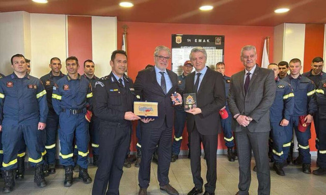 Επίσκεψη του Τούρκου πρέσβη στην έδρα της ΕΜΑΚ - Το «ευχαριστώ» για τους σεισμούς