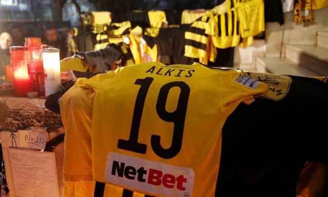 Άλκης Καμπανός: Μαχαίρωσαν τον φίλο του για να τον σημαδέψουν, κατέθεσε διασώστης του ΕΚΑΒ