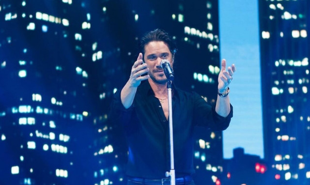 Νίκος Οικονομόπουλος: Viral ο εκνευρισμός του όταν του πέταξαν πανέρια στο πρόσωπο