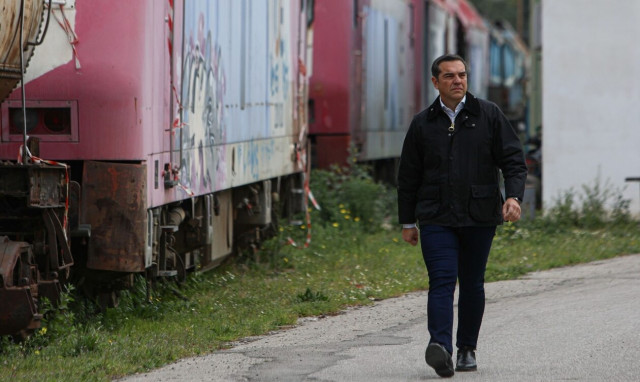 ΣΥΡΙΖΑ για Τέμπη: Μην διανοηθεί ο Μητσοτάκης να κρύψει από τη Βουλή Καραμανλή και υφυπουργούς