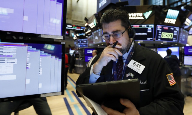 Τριγμοί στο παγκόσμιο χρηματοπιστωτικό σύστημα - Τα «λουκέτα» σε τράπεζες και η… βουτιά στις αγορές