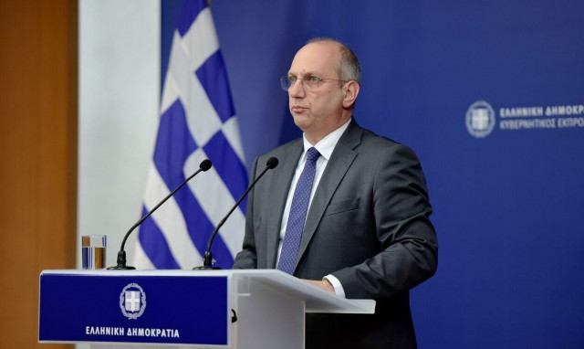 Those in charge should have known about the railway chaos, Economou stresses