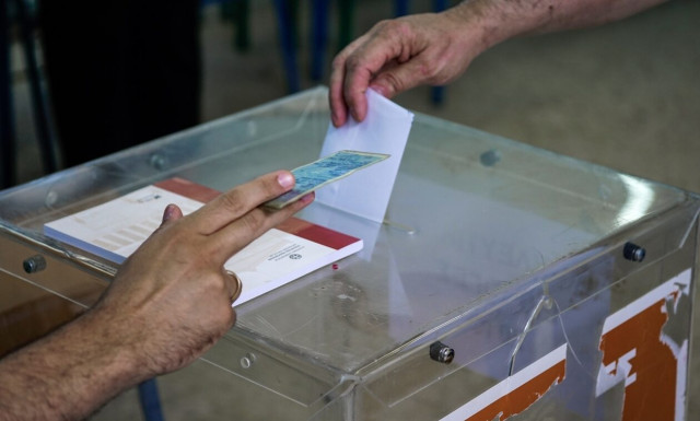 Δημοσκόπηση Prorata: Στις 2,5 μονάδες η διαφορά μεταξύ ΝΔ και ΣΥΡΙΖΑ