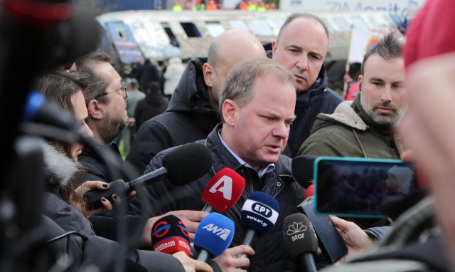 Τραγωδία στα Τέμπη: Πηγαίνει στη Βουλή ο Καραμανλής - Ενημέρωσε τον Τασούλα