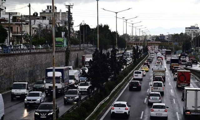 Κίνηση στους δρόμους: Με δυσκολία η κυκλοφορία των οχημάτων - Ποιοι δρόμοι παρουσιάζουν προβλήματα