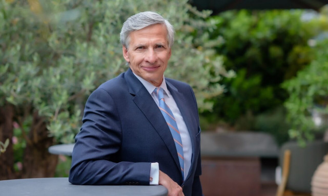 AbbVie Ελλάδας: Ο Πασχάλης Αποστολίδης παραδίδει τη σκυτάλη στη Λαμπρίνα Μπαρμπετάκη