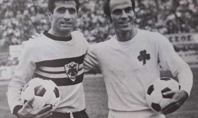 Ο Μίμης Δομάζος αποχαιρετά τον Μίμη Παπαϊωάννου