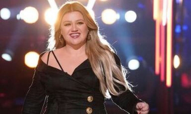 Κέλι Κλάρκσον: «Θέλω να ερωτευτώ, αλλά δεν θέλω κανέναν στο σπίτι μου με τα παιδιά μου»