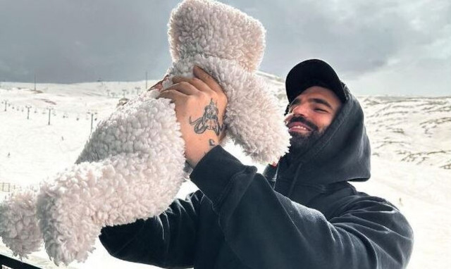 Δημήτρης Αλεξάνδρου: Ετοιμάζεται να ταξιδέψει στον κόσμο με τον γιο του - Του έβγαλε διαβατήριο