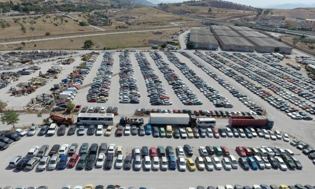 Αυτοκίνητα, φορτηγά και δίκυκλα από 120 ευρώ: Δείτε την αναλυτική λίστα με τα 72 οχήματα (πίνακας)