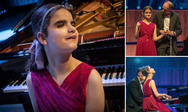 Τυφλή έφηβη με αυτισμό που παίζει εκπληκτικό πιάνο – Θριάμβευσε σε διαγωνισμό ταλέντων στη Βρετανία