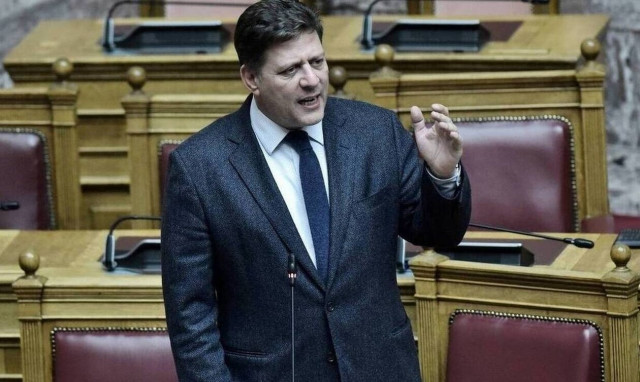 Βαρβιτσιώτης: Οι Έλληνες υπερασπίζονται τον τόπο τους με εθνική ενότητα