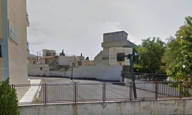 Βόλος: Δρόμος περνάει μέσα από σχολείο - Αίτημα για κατάργηση της οδού