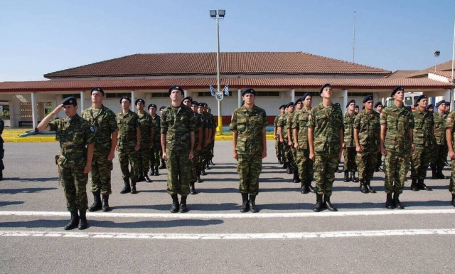 Στρατολογία: Η προθεσμία για την κατάθεση του δελτίου απογραφής από τους γεννημένους το έτος 2005