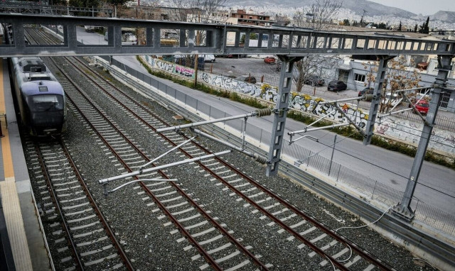 Greek railways, suburban network, and freight trains slowly return to service as of Wednesday