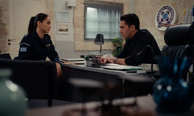 Η Γη της Ελιάς: Ποιος κρύβεται πίσω από την απαγωγή του Μάνου;