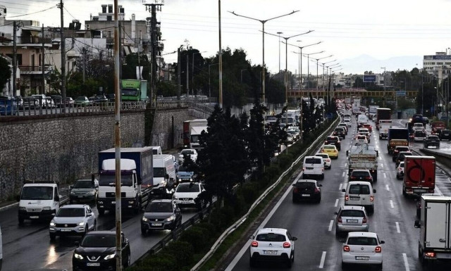 Τεράστιο μποτιλιάρισμα στον Κηφισό λόγω καραμπόλας