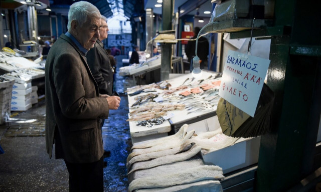 Ακρίβεια: «Αλμυρός» ο μπακαλιάρος για την 25η Μαρτίου – Πόσο θα κοστίσει