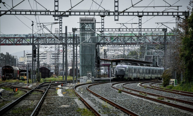 «Μπλόκο» στην επανεκκίνηση του σιδηρόδρομου - Ποια δρομολόγια δεν θα γίνουν αύριο