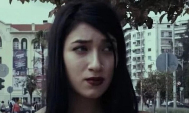 Τέμπη: «Η Ανύσια έχει εγκαύματα παντού, έχει χτυπήσει πολύ» - Συγκλονίζει η γιαγιά της