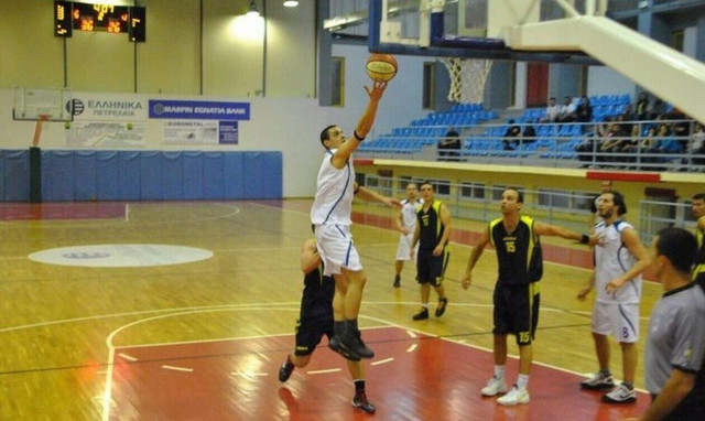 Θλίψη για το θάνατο του 42χρονου Τάσου Μπαλάφα